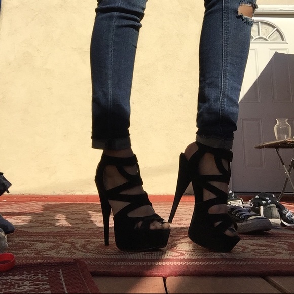 STEVE MADDEN STILETTOS - Picture 2 of 4